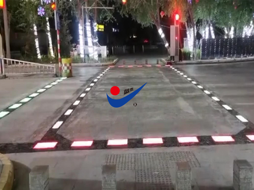 青海省（shěng）格爾木市.jpg