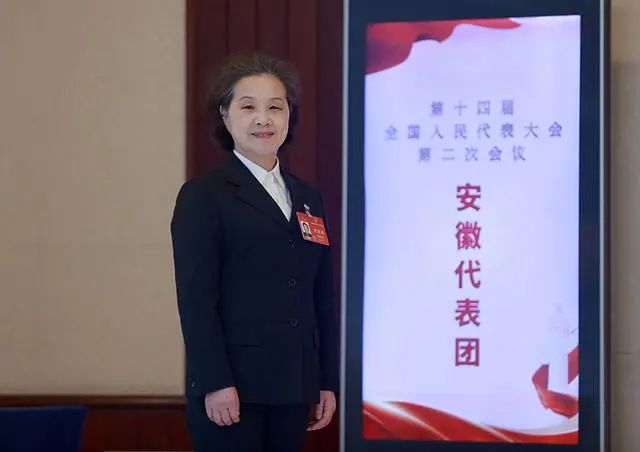 關注全國兩會代表關於加裝電梯、舊梯（tī）換新、禁止電動車進（jìn）入電梯（tī）等的（de）建議